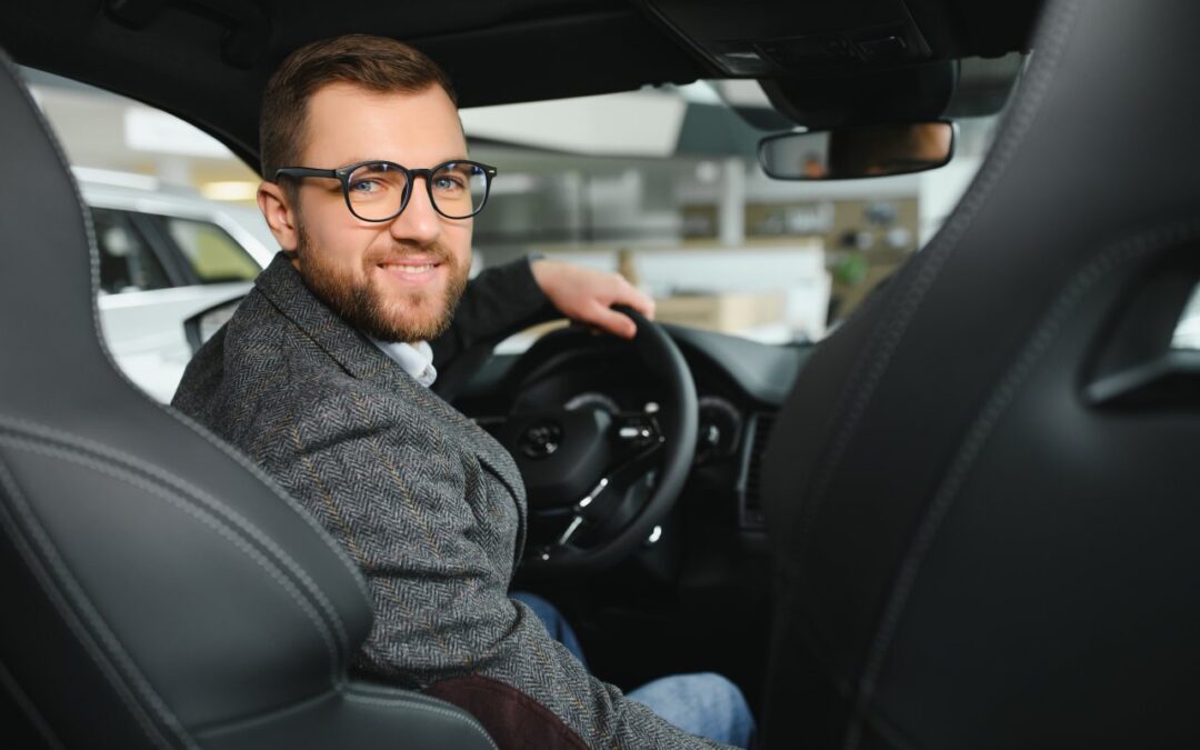Ergonomia za kierownicą – jak uniknąć bólu pleców podczas jazdy?
