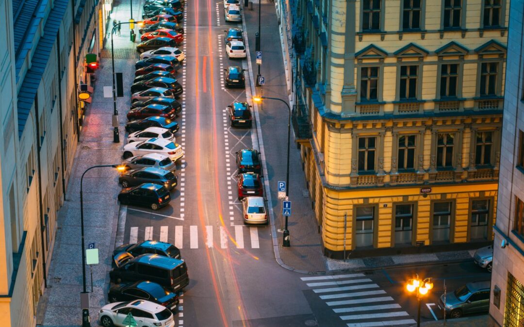 Samochód do miasta. Mały silnik, automat czy hybryda?