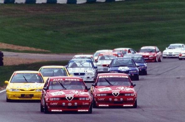 parada samochodwo rajdy samochodowe